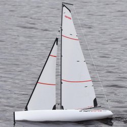 Dragon Force DF65 V7 Sejlbåd med sender og modtager.