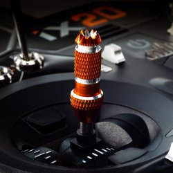 iX20, 2,4GHz sender fra Spektrum.