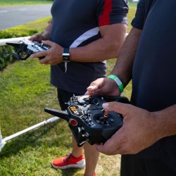 iX20, 2,4GHz sender fra Spektrum.